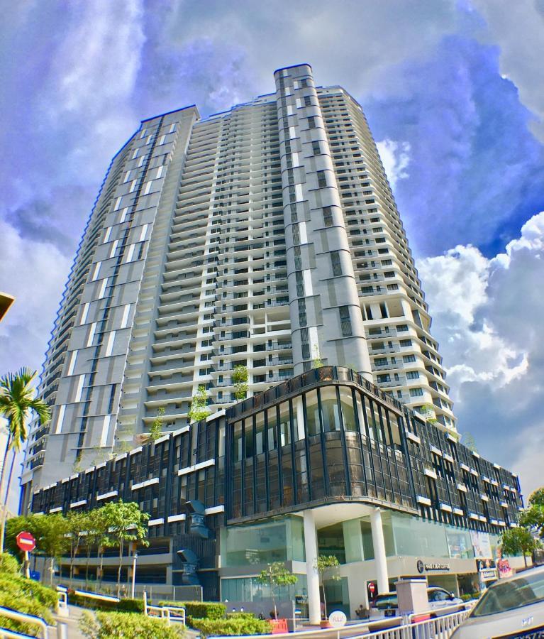 The Landmark - 800 Sqf Studio With Balcony Apartment George Town Exterior photo