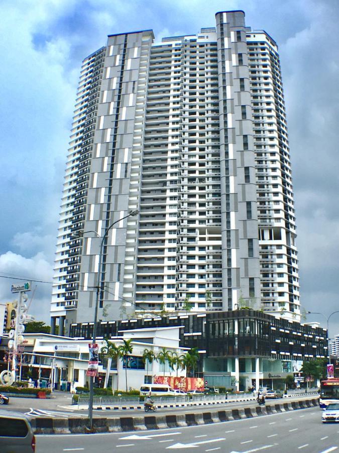 The Landmark - 800 Sqf Studio With Balcony Apartment George Town Exterior photo